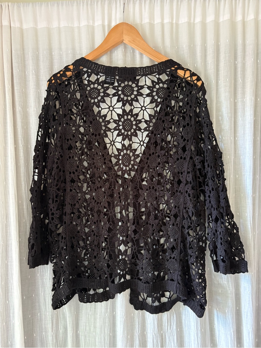 LIV Los Angeles Black Crochet Floral Cardigan - Picture 2 of 3